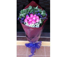 F23 12 DEEP PINK ROSES WITH GREENERIES